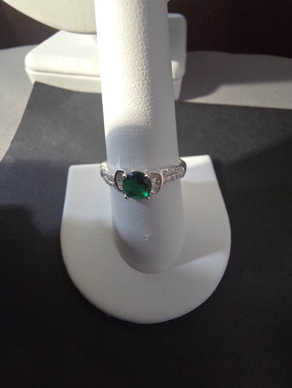 Lux Vault S925 Sterling Silver Green CZ Ring Made in Italy Size 9